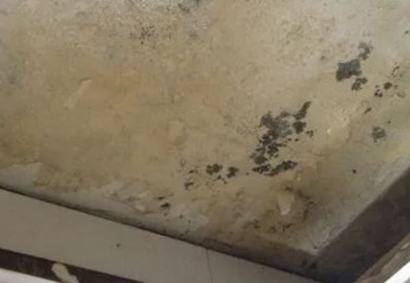 巴楚阳台漏水维修公司分享下巴楚卫生间渗水维修需要注意哪些问题。